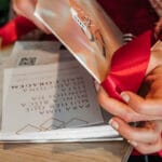 agenda com laço, e mensagem personalizável